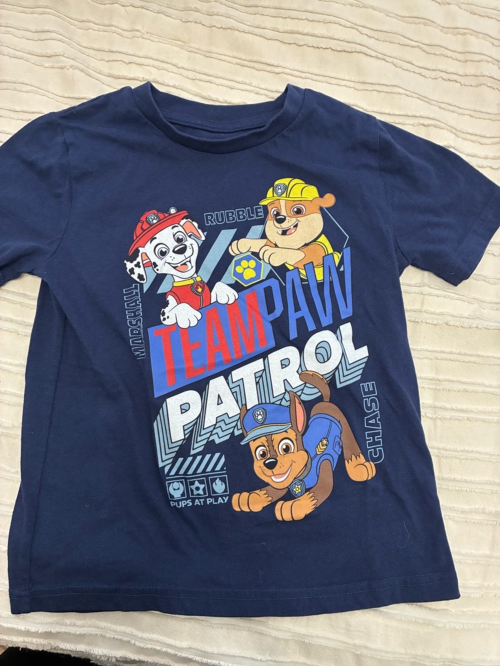 Kids size small paw patrol t shirt. Approx for 5-6 year olds. It’s a size 6 or S